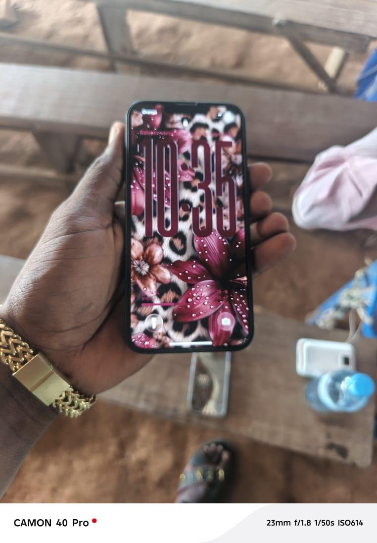 iphone 14 simple